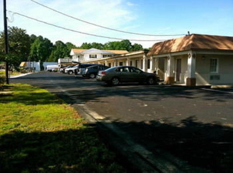 Whispering Pines by Hotel O Whitestone image