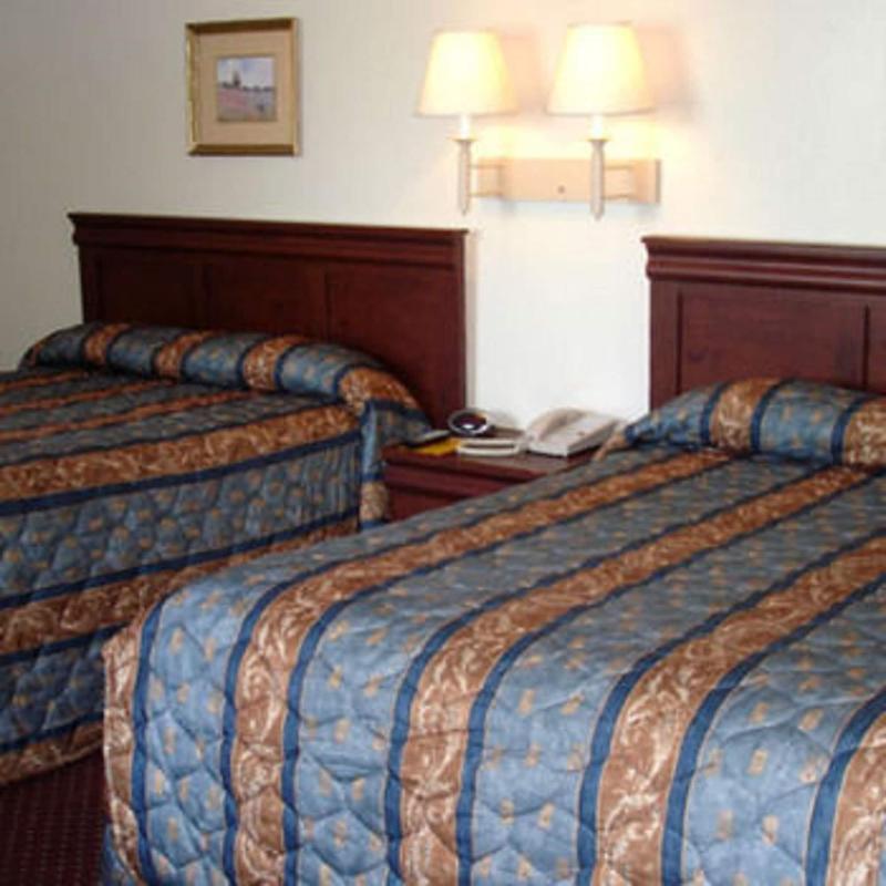 Whispering Pines by Hotel O Whitestone image