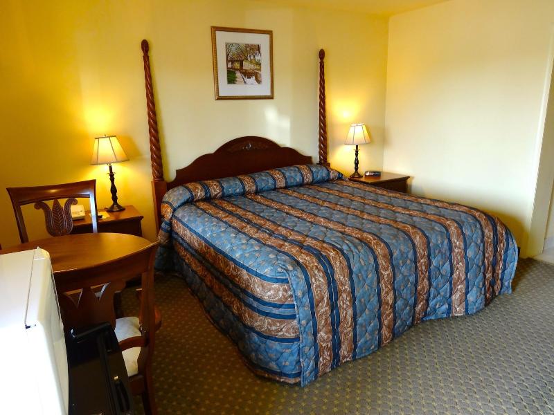 Whispering Pines by Hotel O Whitestone image