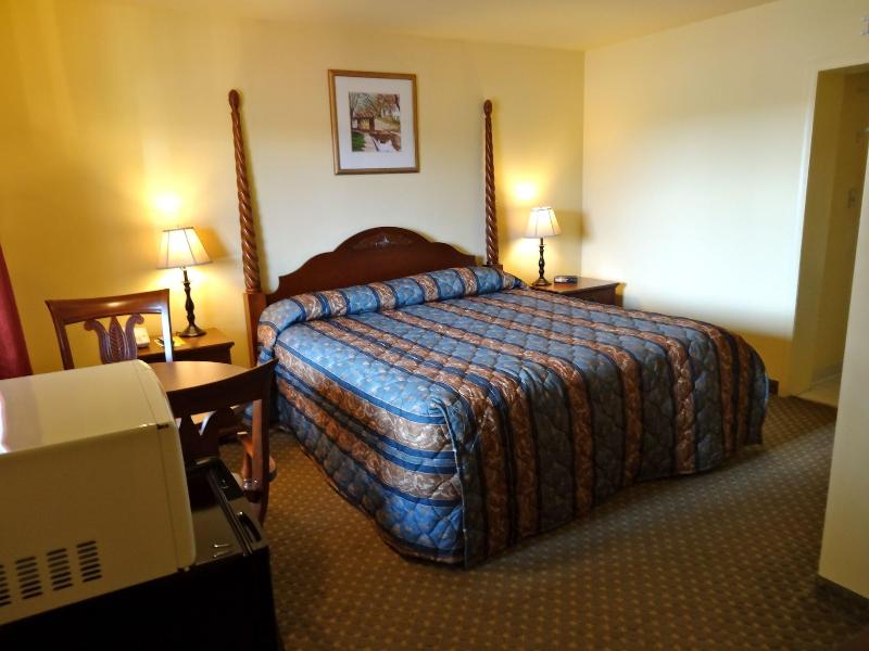 Whispering Pines by Hotel O Whitestone image