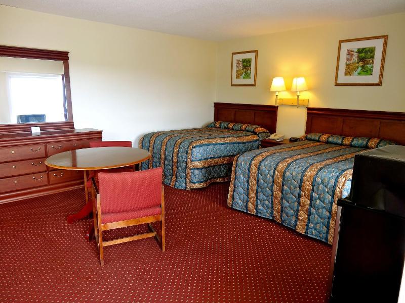 Whispering Pines by Hotel O Whitestone image