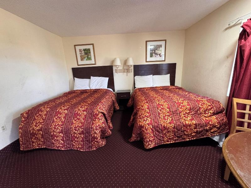 Whispering Pines by Hotel O Whitestone image