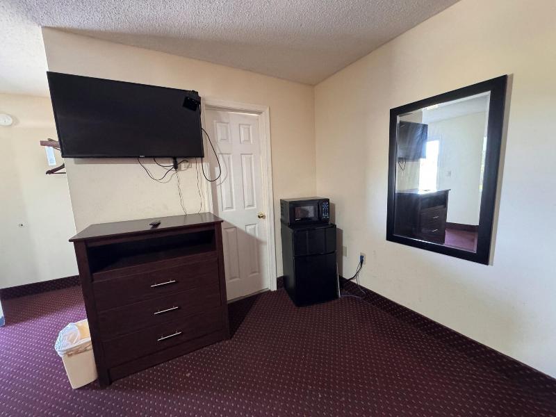 Whispering Pines by Hotel O Whitestone image