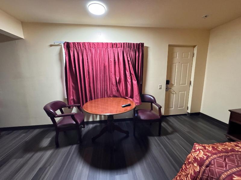 Whispering Pines by Hotel O Whitestone image