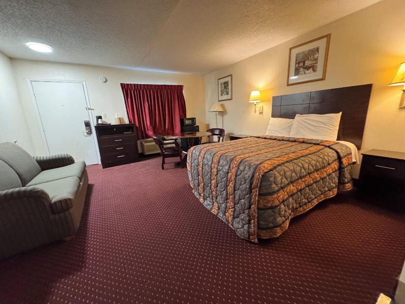 Whispering Pines by Hotel O Whitestone image