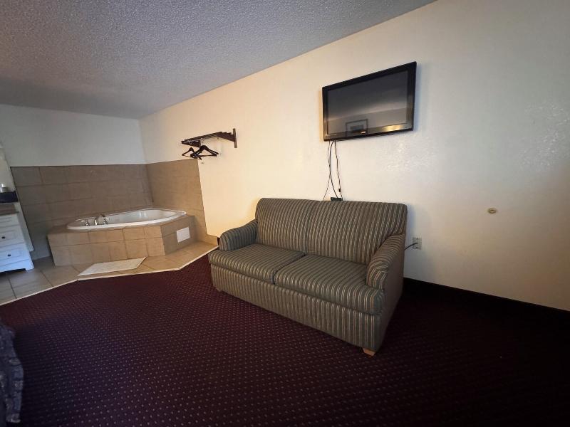 Whispering Pines by Hotel O Whitestone image