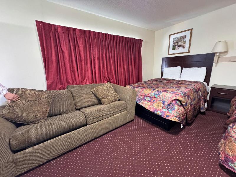 Whispering Pines by Hotel O Whitestone image