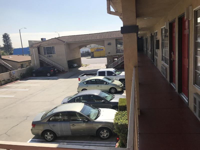Economy Inn Lax image