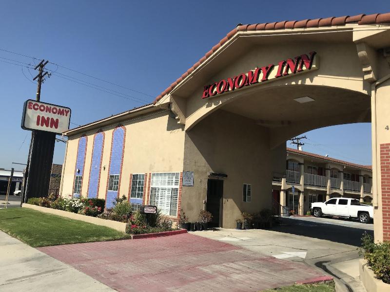Economy Inn Lax image