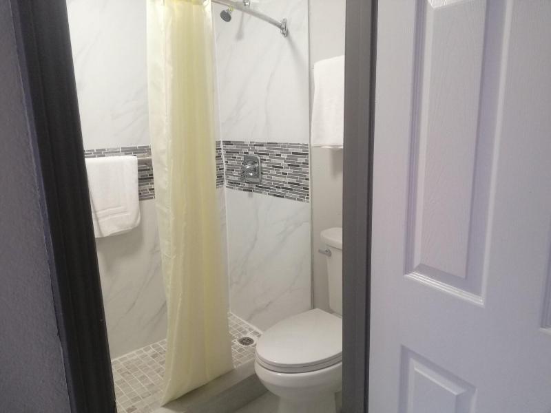 Royal Inn Suite image