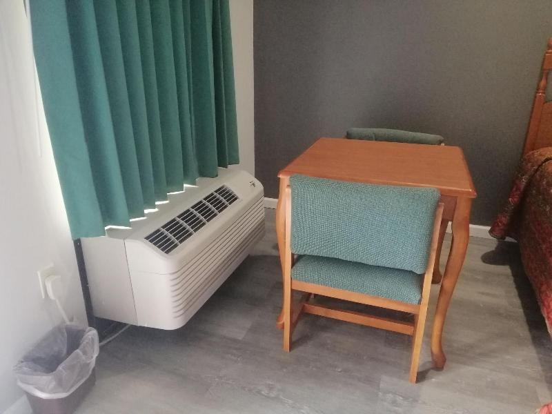 Royal Inn Suite image