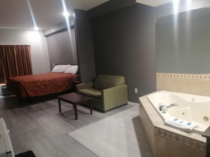 Royal Inn Suite image