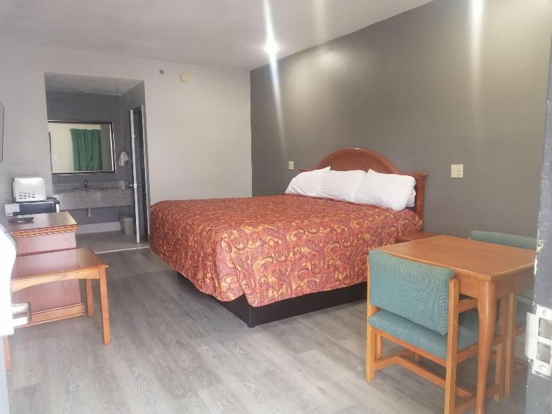 Royal Inn Suite image