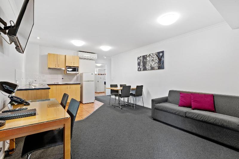 Browns Plains Motor Inn image