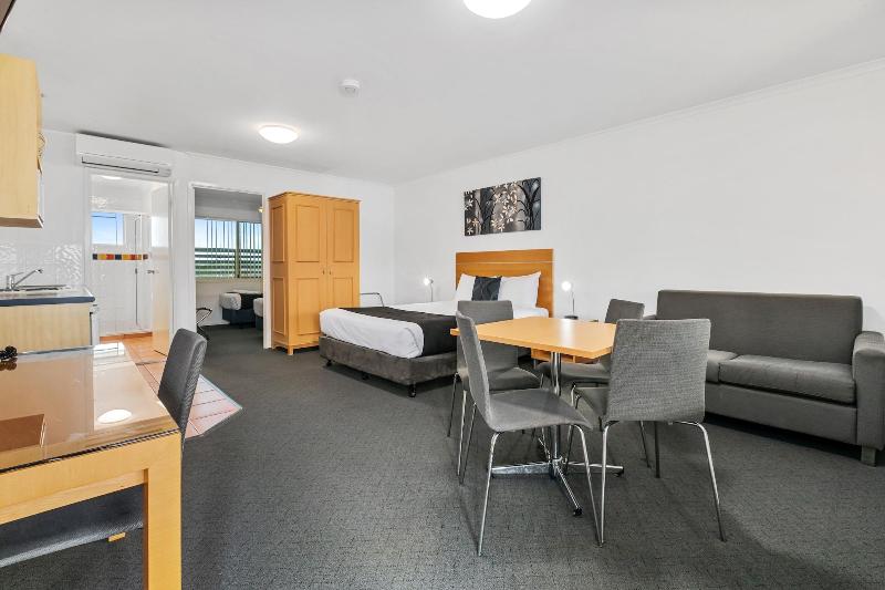 Browns Plains Motor Inn image