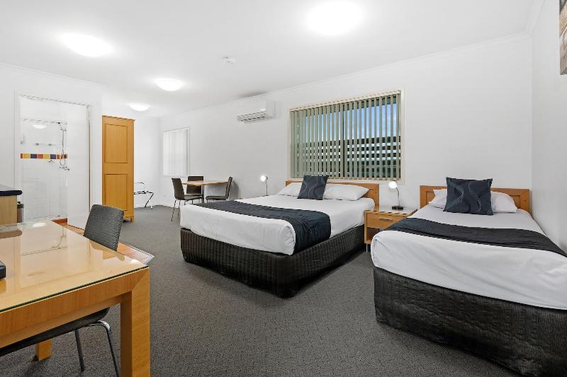 Browns Plains Motor Inn image