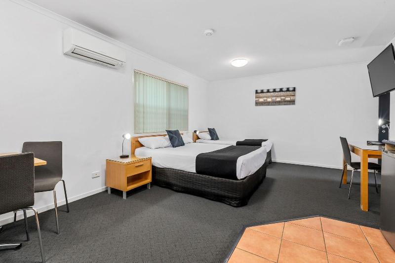 Browns Plains Motor Inn image