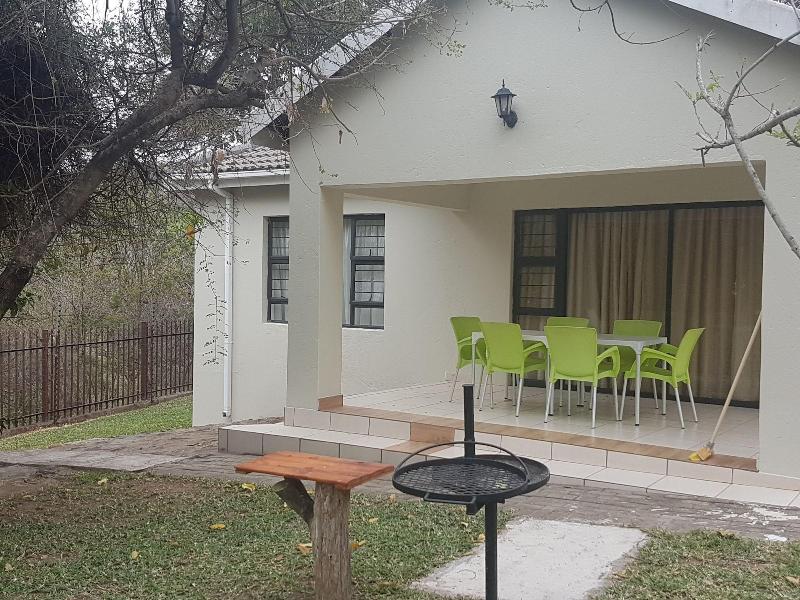 Sand River Cottages image