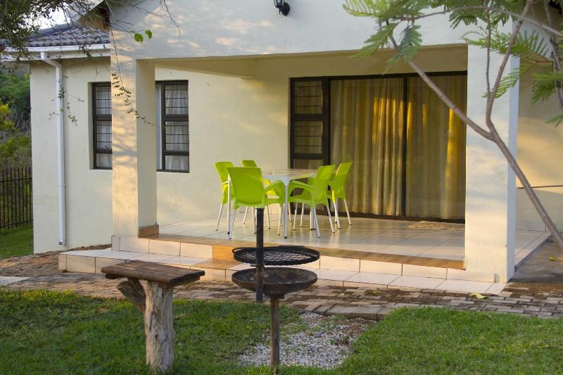 Sand River Cottages image