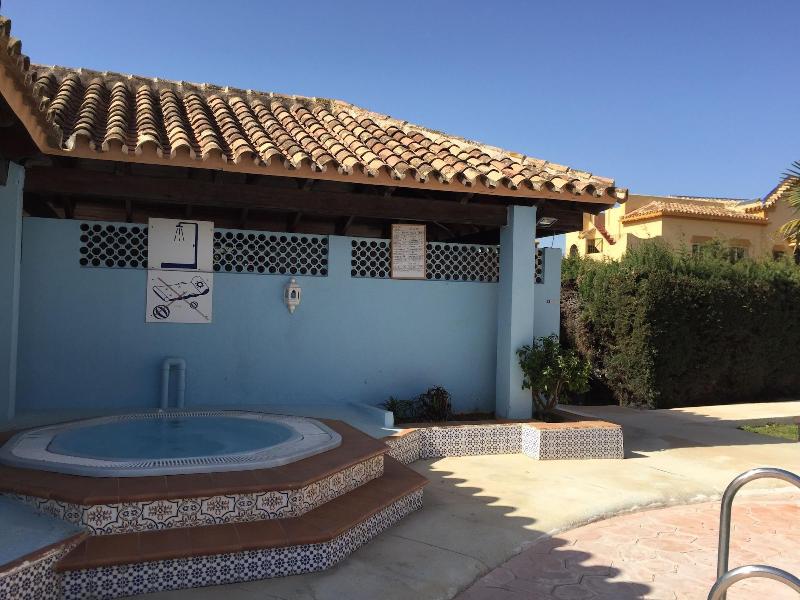 Apartamentos El Toro image
