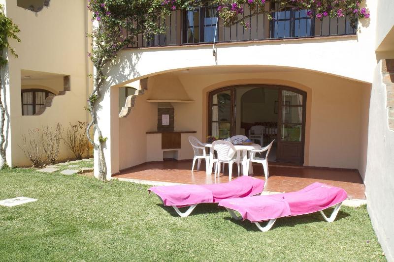 Apartamentos El Toro image