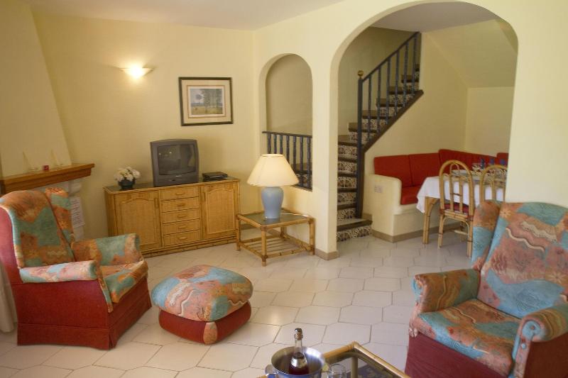 Apartamentos El Toro image
