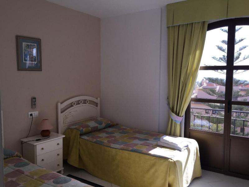 Apartamentos El Toro image