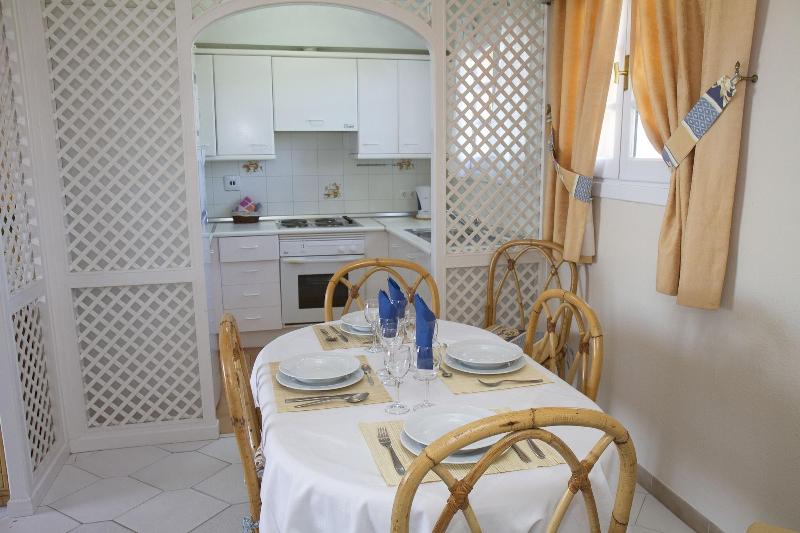 Apartamentos El Toro image