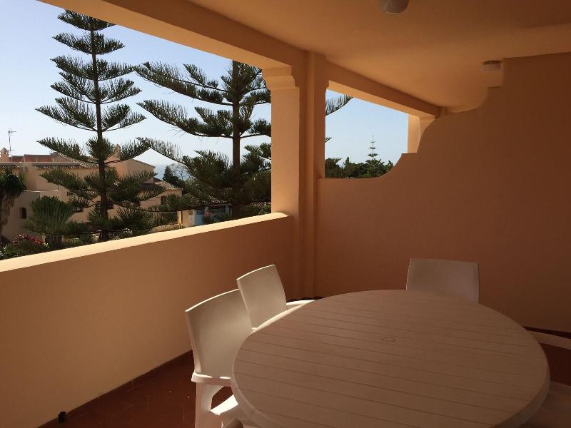 Apartamentos El Toro image