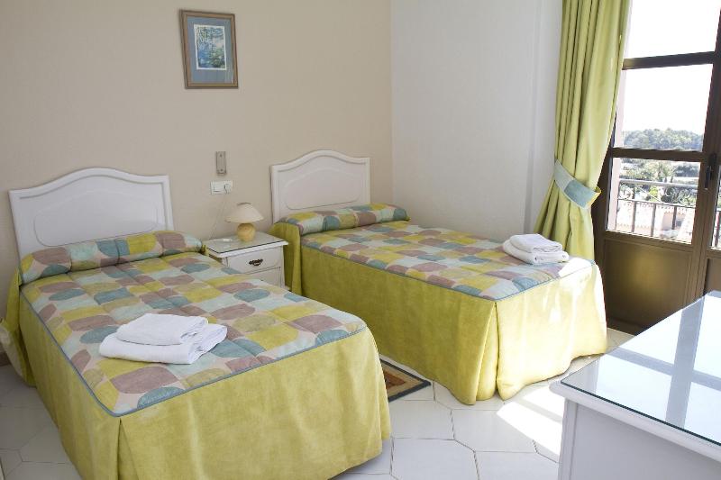 Apartamentos El Toro image