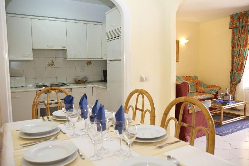 Apartamentos El Toro image