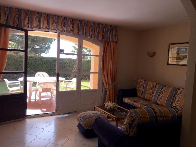 Apartamentos El Toro image