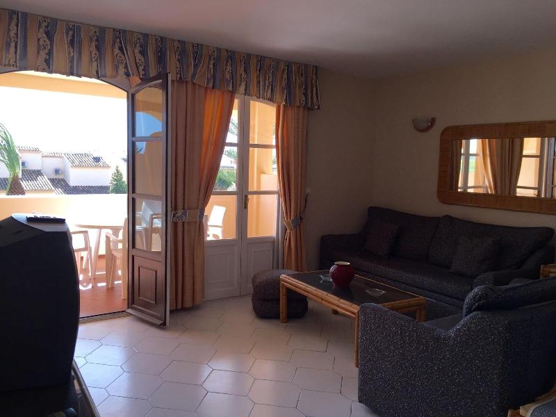 Apartamentos El Toro image