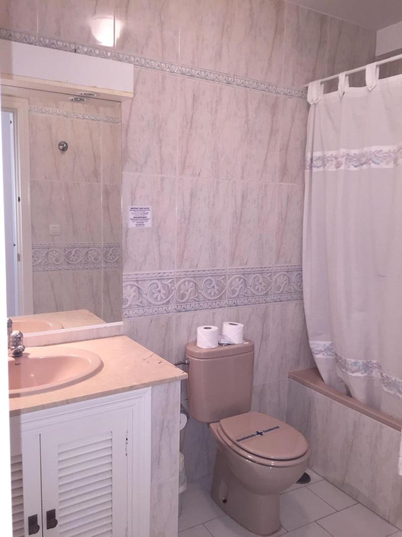 Apartamentos El Toro image