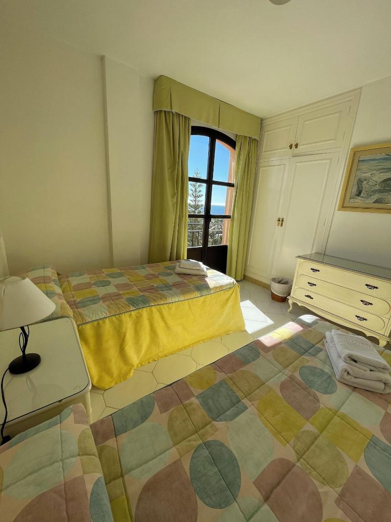 Apartamentos El Toro image
