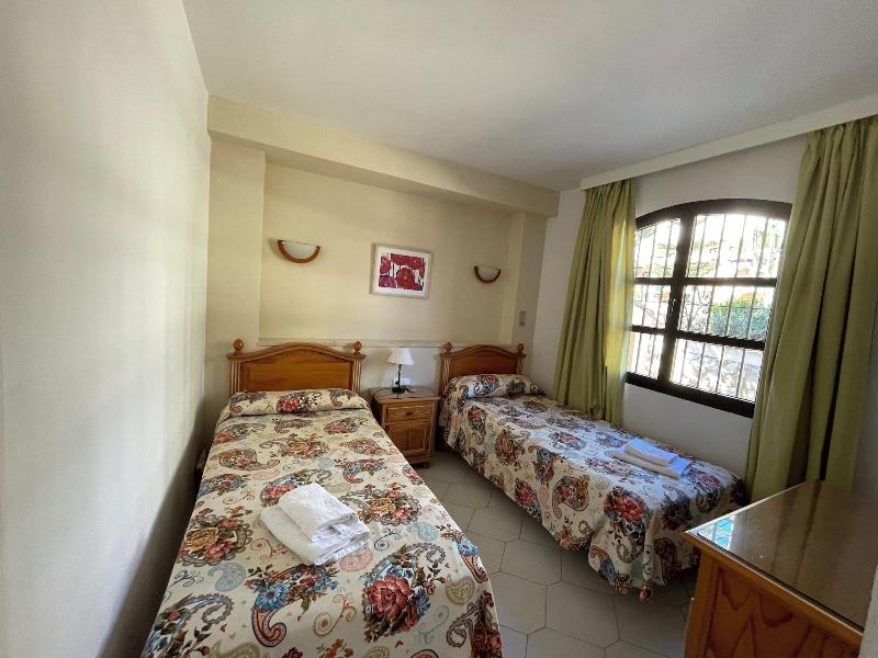 Apartamentos El Toro image