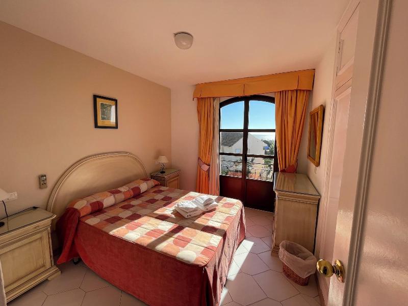 Apartamentos El Toro image