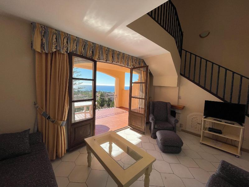 Apartamentos El Toro image