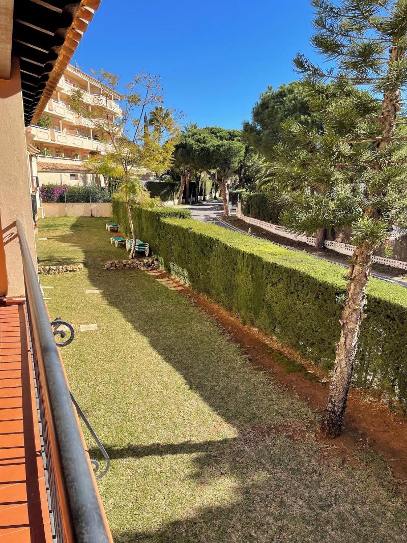 Apartamentos El Toro image