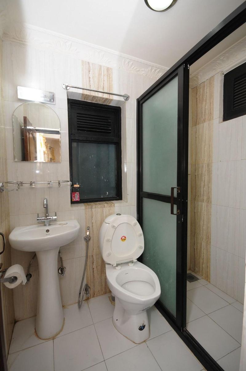Hotel Manohara image