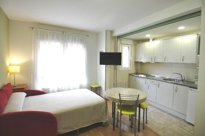 Hotel Apartamentos Aralso image