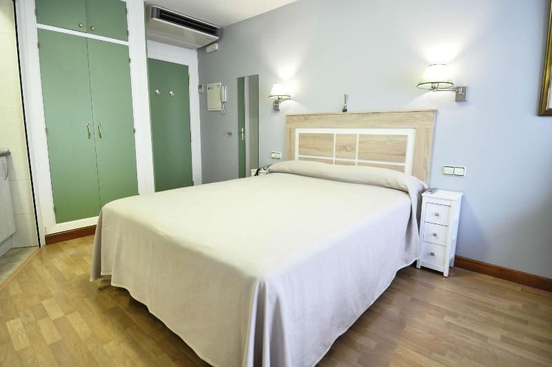 Hotel Apartamentos Aralso image