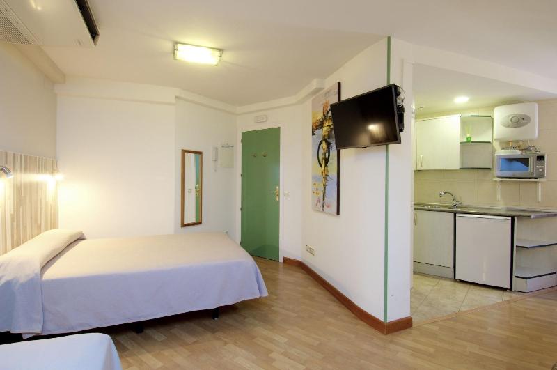 Hotel Apartamentos Aralso image