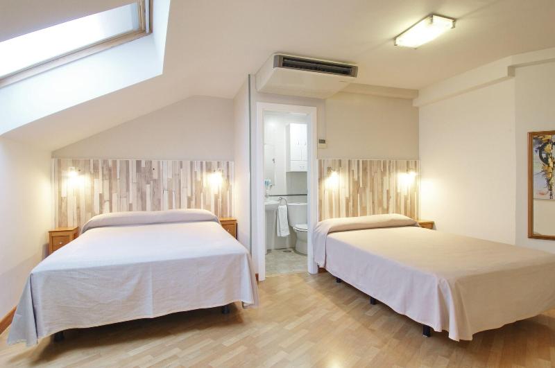 Hotel Apartamentos Aralso image