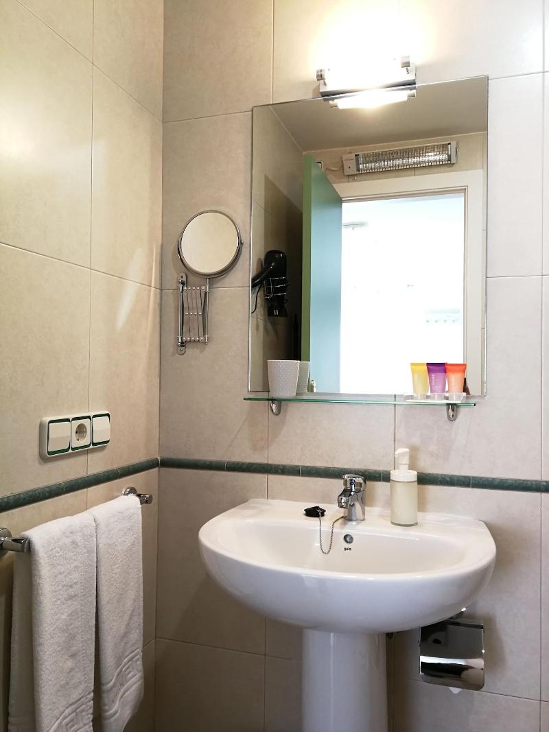 Hotel Apartamentos Aralso image