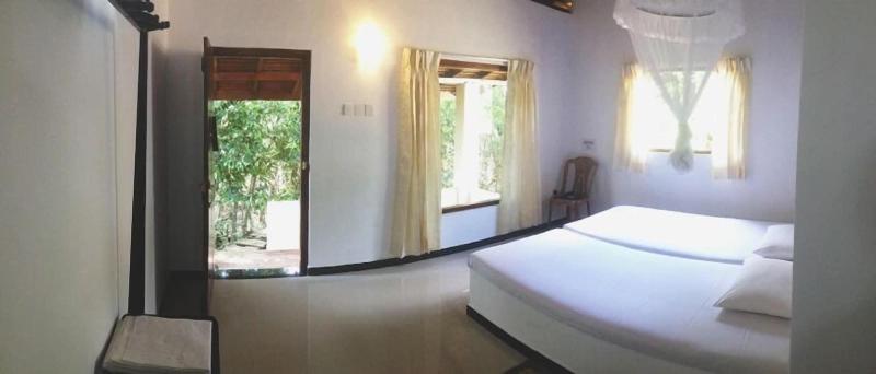 Shiny Lakeside Resort image