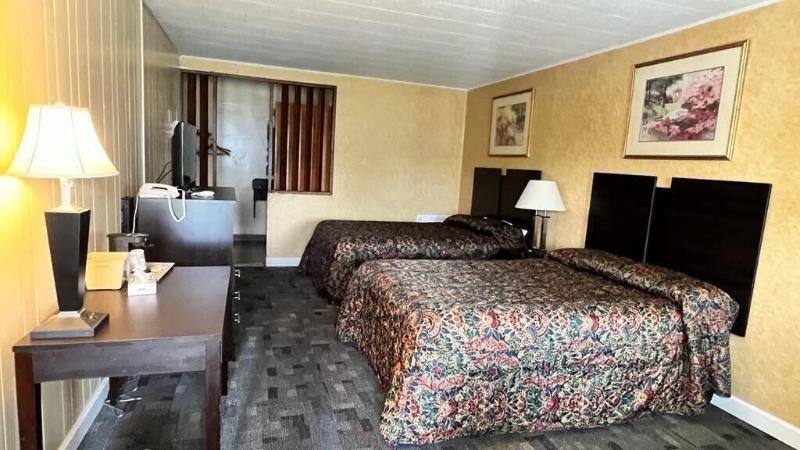 Budget Host Mel Dor Motel image
