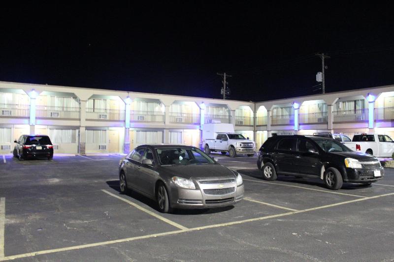 Hutchinson Inn image