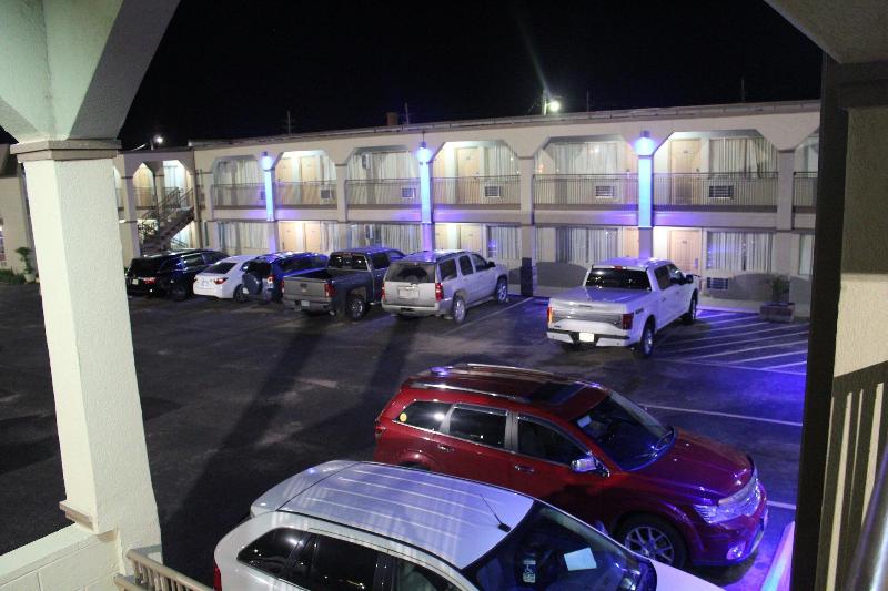 Hutchinson Inn image