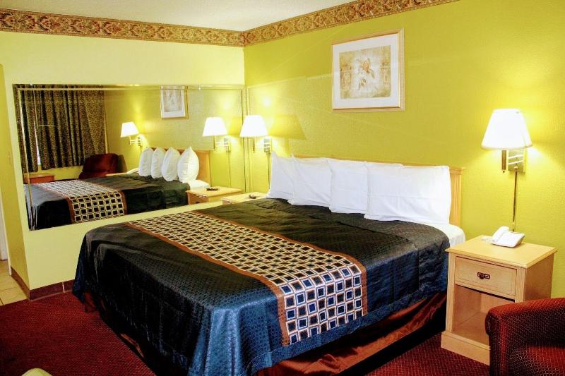 Hutchinson Inn image